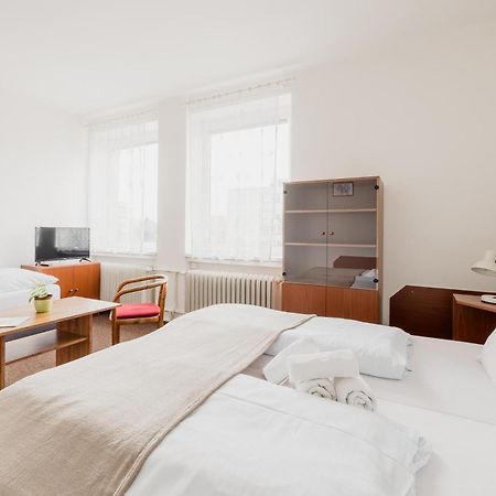 Hotel Dobruška エクステリア 写真